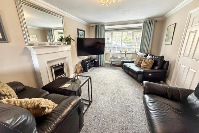 63, Lily Gardens, Dipton photo 3