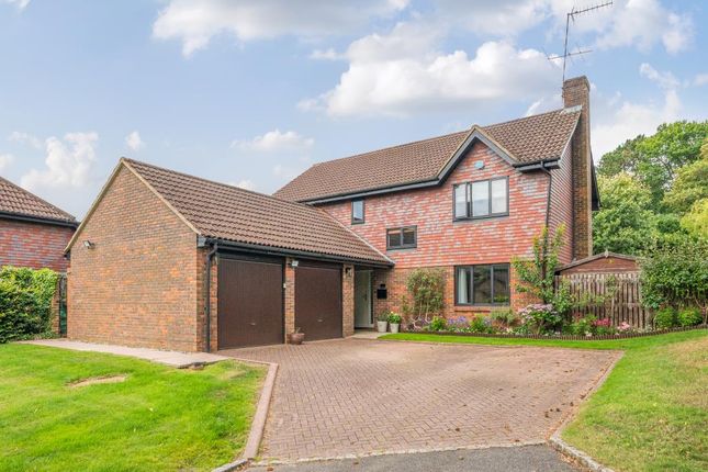 Thumbnail Detached house for sale in Sunninghill, Berkshire