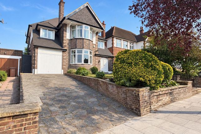 5-bed detached on 29 Beech Drive, London, £5,900/mo