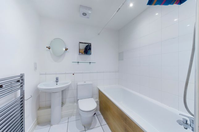 Flat for sale in Meridian House St. Davids Square, Cubitt Town