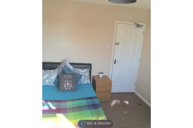 Brompton Close, Aylesbury photo 5