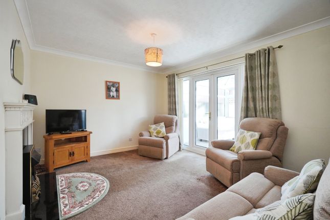 16, Forrester Close, Coalville photo 3
