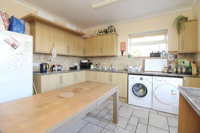 16, Howard Road, Southampton photo 3