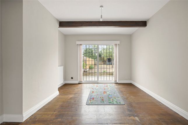 14, Ashley Park Crescent, Surrey photo 4