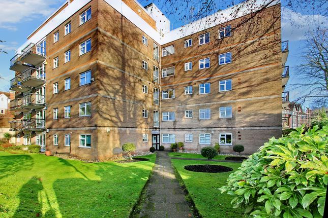 Flat to rent in Pinfold Court, Whitefield M45