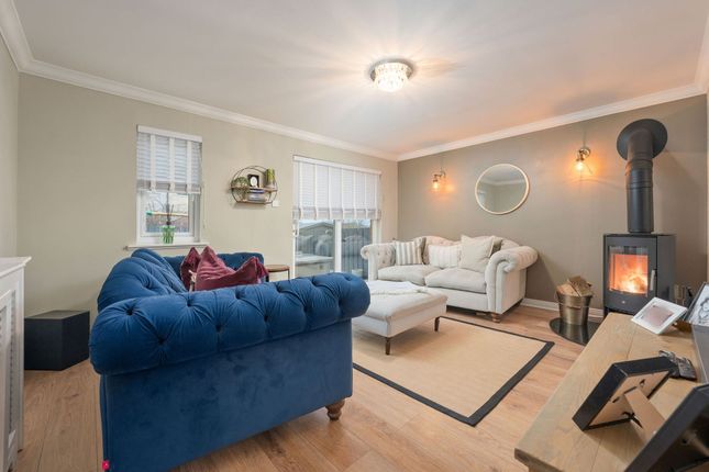 26 Fowler Crescent, Falkirk photo 2