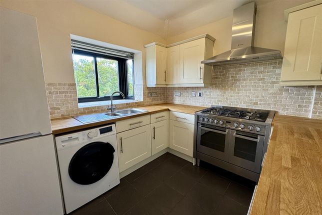 Twycross Road, Godalming photo 4