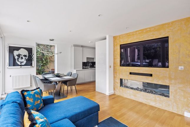 Flat 1, 20 Fergusson Mews, London photo 2