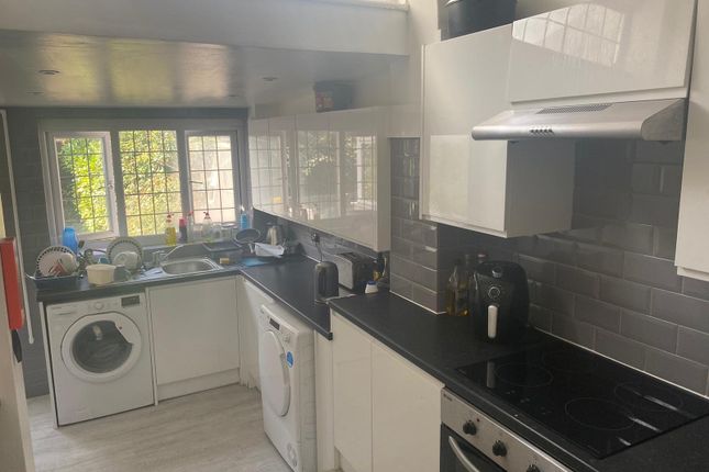 55d, Woodland Way, London photo 3