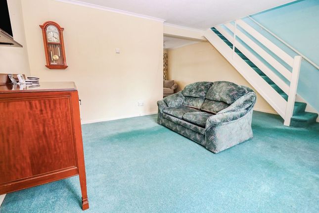 6 Chinnor Close, Bedford photo 4