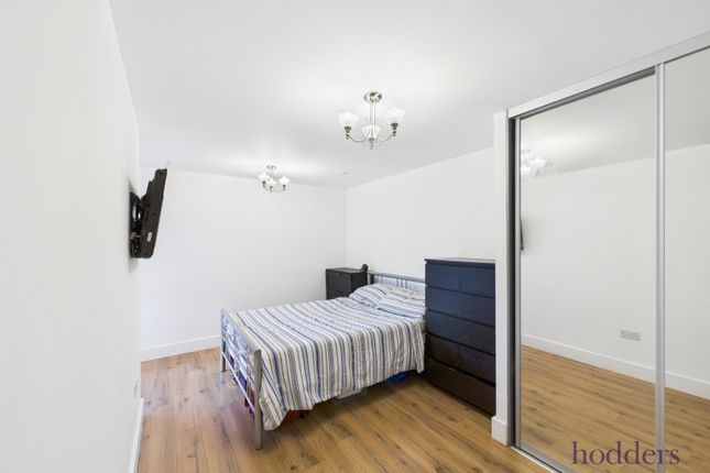 20, Pretoria Road, Chertsey photo 2
