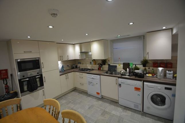 Terraced house to rent in Wetherby Grove, Leeds