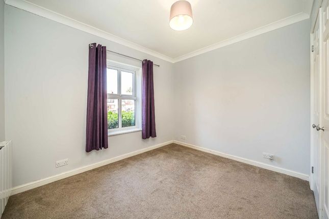 Flat 3 Gunnell Court, 16, Appleton Square, Mitcham photo 3