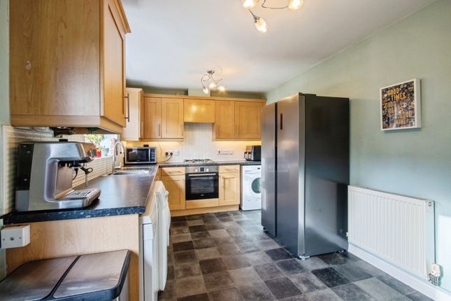 37, Longworth Road, West Yorkshire photo 3