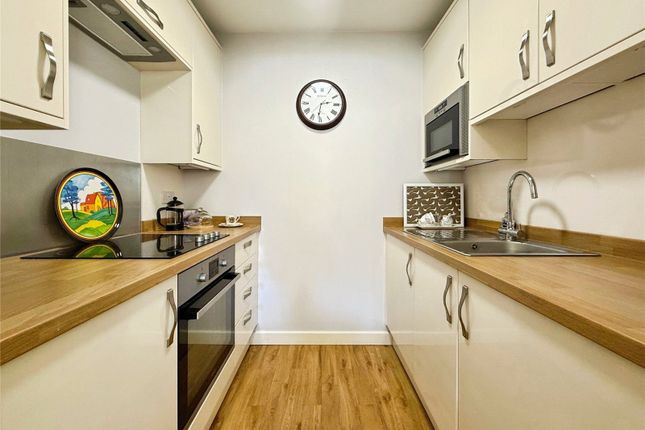 15 Oakland Court,, Fitzalan Road, West Sussex photo 4