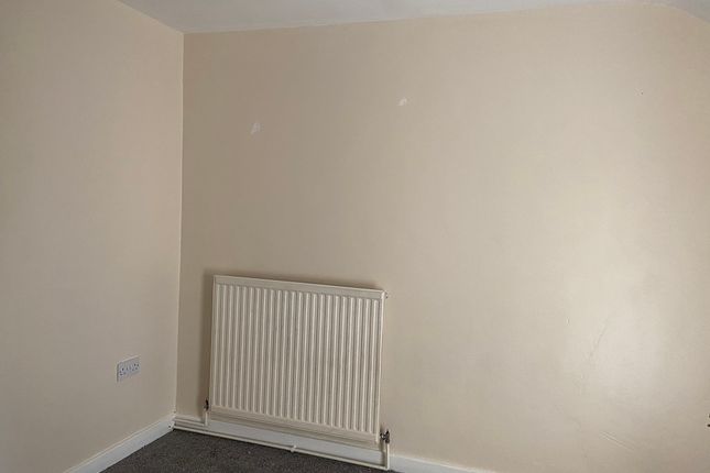 33 Glanmor Road, Llanelli photo 4