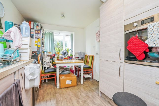 9, Oak Tree Place, Leeds photo 3