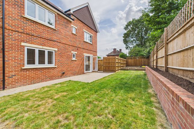 Copy of 42 Jubilee Road, High Wycombe photo 2