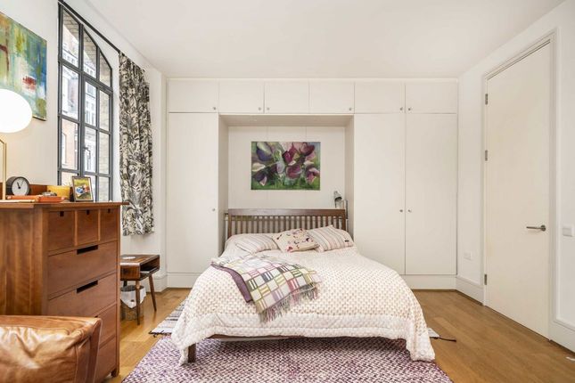 Flat 11, 9, Kean Street, London photo 4