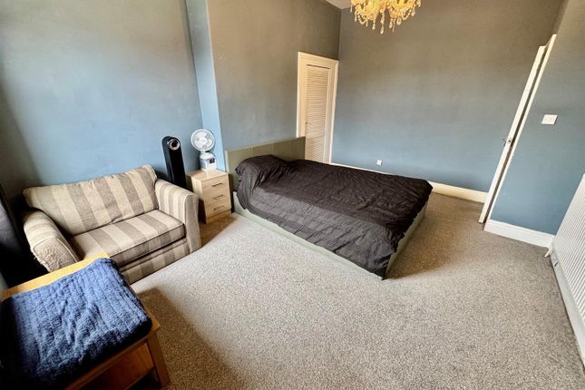 Flat 3, 72-74, Falsgrave Road, Scarborough photo 3