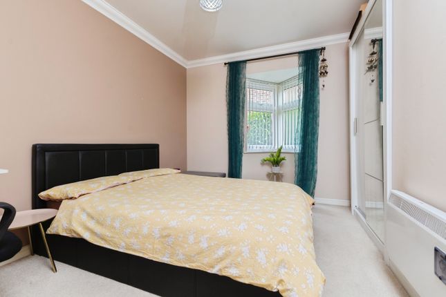 Flat 9/The Sycamores, 102 Brighton Road, Coulsdon photo 4
