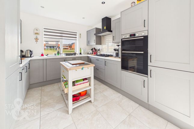 27 David Capp Road, Norwich photo 2