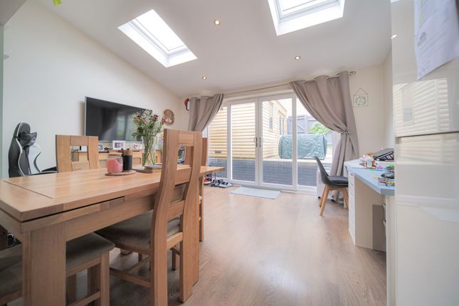 29, Wellesley Close, Melksham photo 5