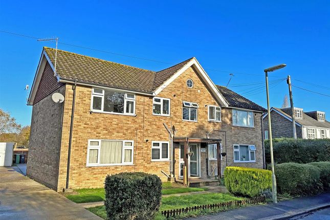 Thumbnail Flat for sale in Honeycrock Lane, Salfords, Redhill