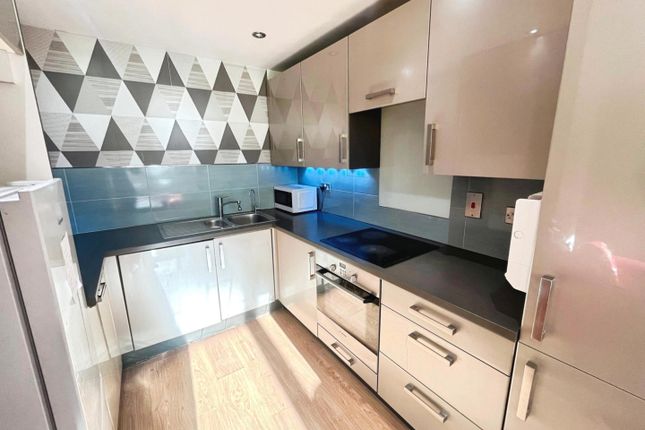 9, Pontes Avenue, Hounslow photo 2