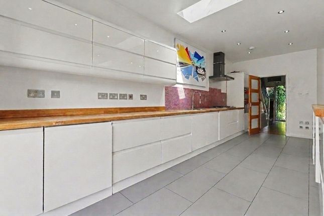 75 Elm Bank Gardens, London photo 4