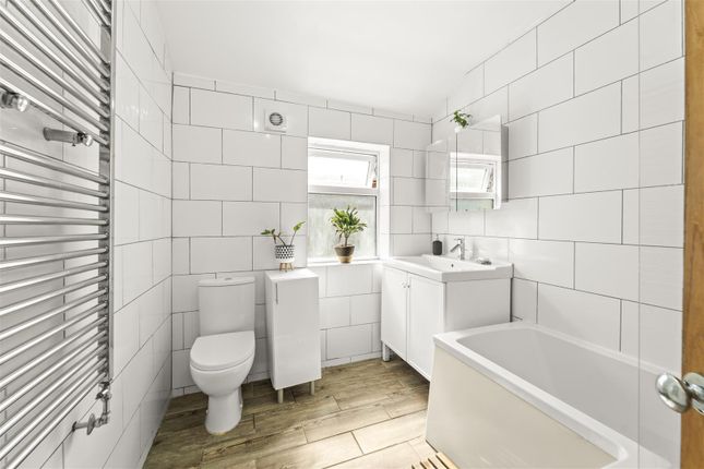 9, Lindow Street, Sale photo 4