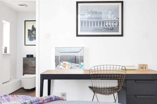 Flat for sale in St John Street, London