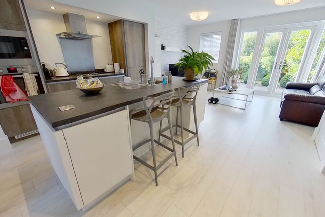 2-bed semi-detached on 9 Low Hall Road, Leeds, £1,500/mo