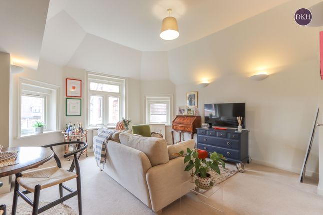 64 Silas Court,, Lockhart Road, Hertfordshire photo 3