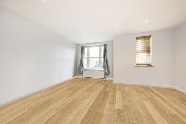 Property for sale in Meadowbank Close, Osterley, Isleworth