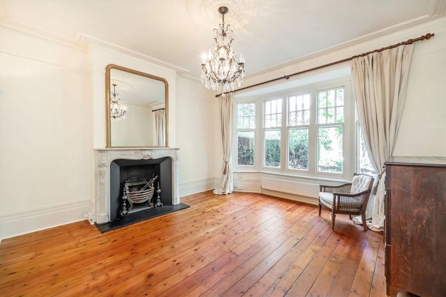 2, Leaside Avenue, London photo 2