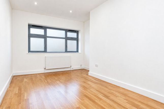 Flat B, 3, Annette Road, London photo 3