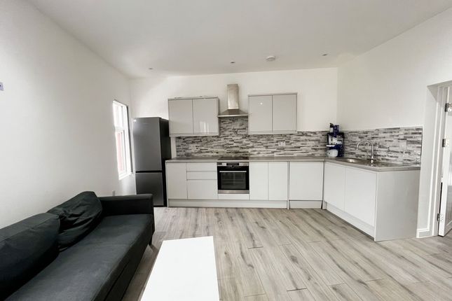 Flat 3, 298 Swan Lane, Coventry photo 2