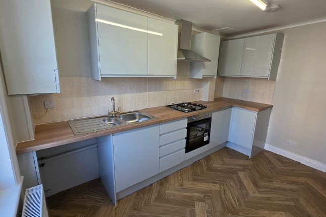 Flat 1 15A, Station Road, London photo 2
