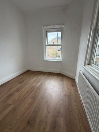 Mandeville Road, Enfield photo 5