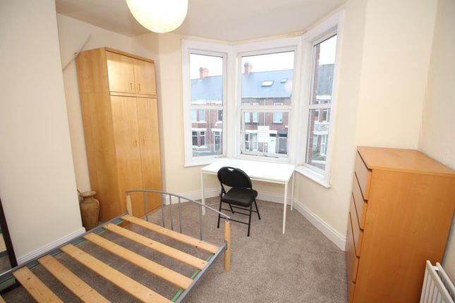 Flat to rent in Simonside Terrace, Heaton, Newcastle Upon Tyne
