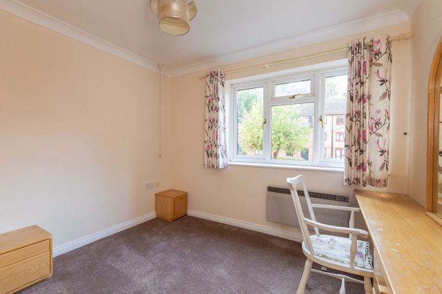 Crescent Dale, Maidenhead photo 4