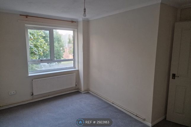 Dresden Close, Corby photo 2