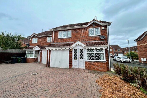 Thumbnail Detached house to rent in Inkberrow Close, Oldbury