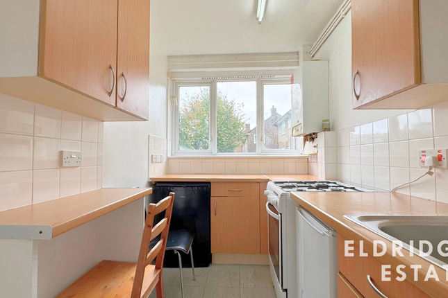 56 Lamport Close, London photo 4