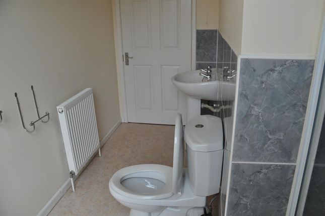 Duplex to rent in Holborn Road, Holyhead