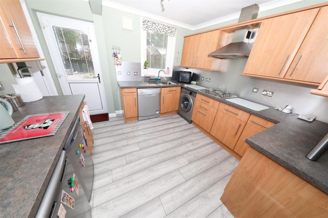 212, Colonsay Park, Glenrothes photo 4