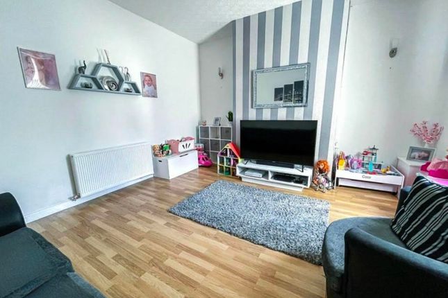 21 New George Street, Bury photo 3