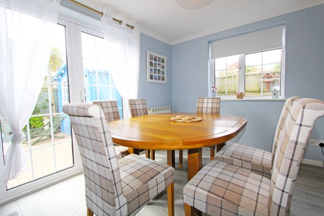6 Clos de Mer, Newtown, Alderney photo 4