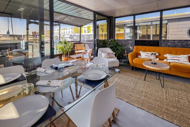 Waterlodge Oasis 5 Brighton Marina Village, Brighton photo 2
